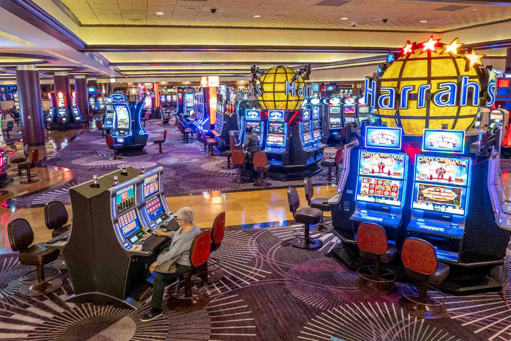 Slot Makinelerinde Sürpriz Kazanımlar: Deneyimlerim